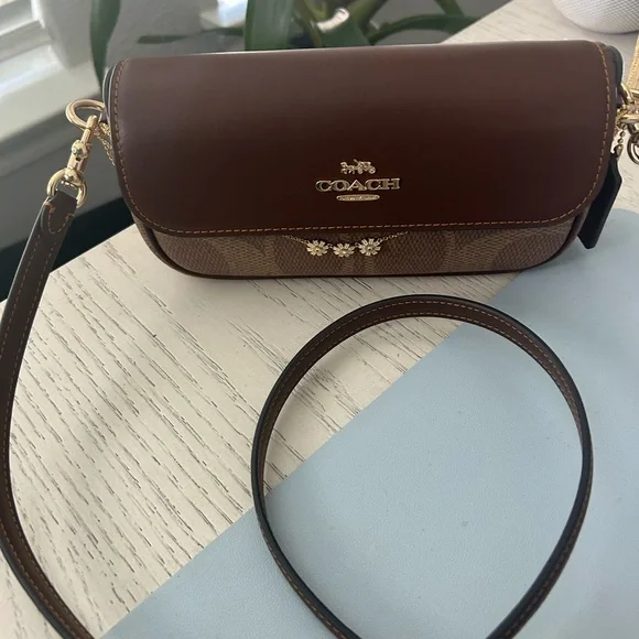 Coach Brown and Tan Women's Bag - Picture 4 of 8